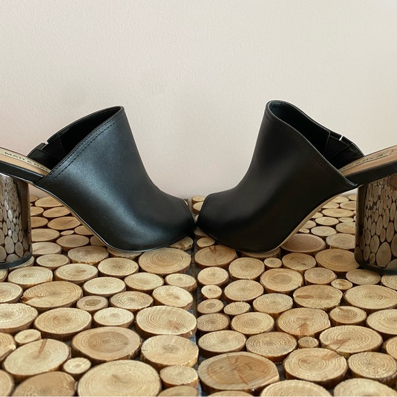 Matt and Nat heel - Picture 3 of 5